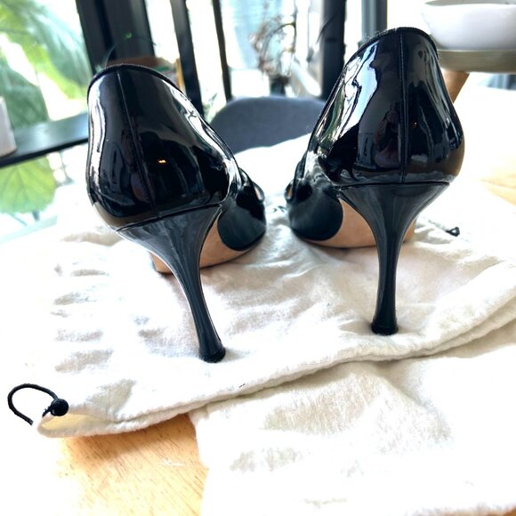 Manolo Blahnik Black Patent Leather Mary Jane Classic Pumps 39 - Picture 3 of 10